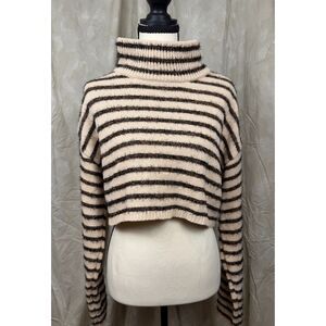 Storia Cropped Eyelash Knit Turtleneck Sweater Sz S Statement Piece